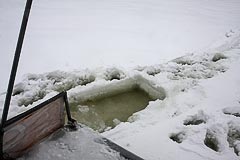 Под снегом много воды Под снегом много воды